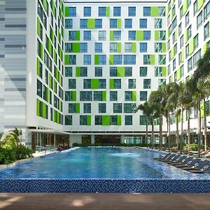 Holiday Inn & Suites Saigon Airport By Ihg